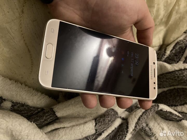 Телефон Samsung j7