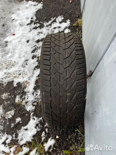 Kormoran Snow 245/45 R18 100V