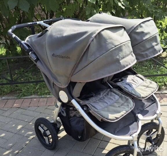 Коляска для двойни bumbleride