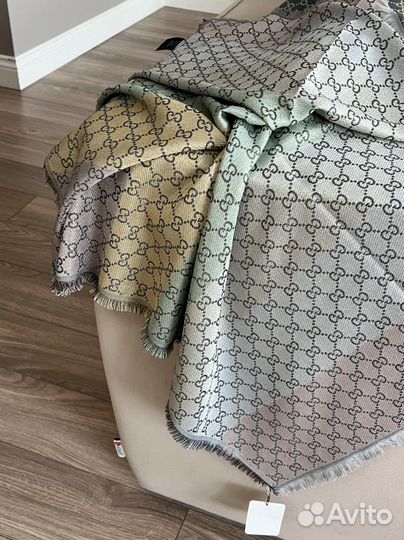 Шаль палантин Gucci