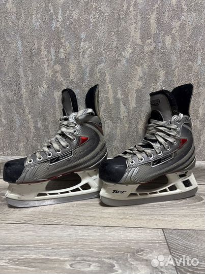 Коньки Bauer Vapor XVI р-р 2EE