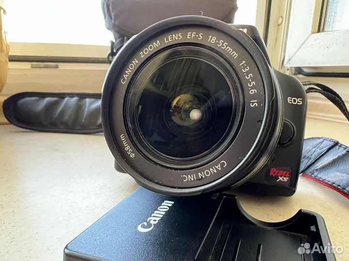 Зеркальный фотоаппарат Canon EOS 1000D