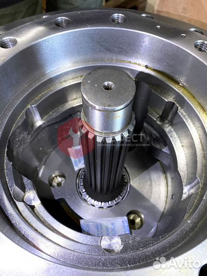 Бортовой редуктор Hyundai R300LC-9SH 39Q8-42101