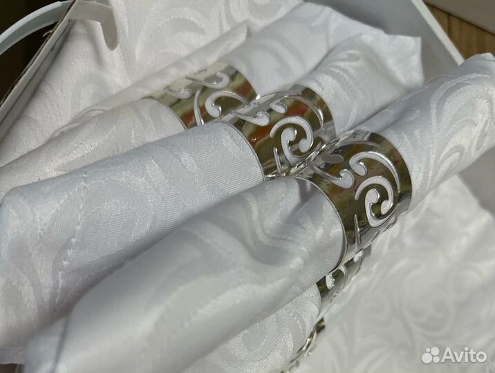 Скатерть с салфетками