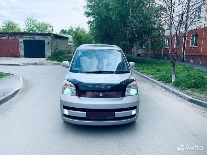 Toyota Voxy 2.0 AT, 2002, 205 000 км