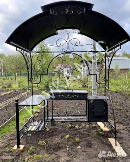 Мангал с крышей