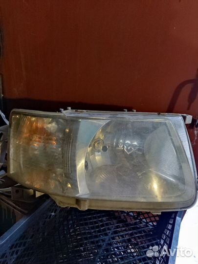 Фара передняя правая Toyota Probox
