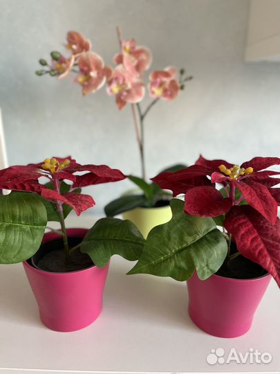 Искусственные цветы в горшках