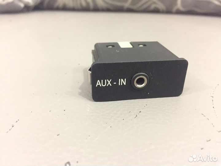 BMW Гнездо aux-in для BMW X1
