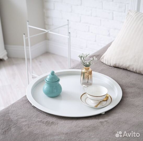 Столик журнальный белый