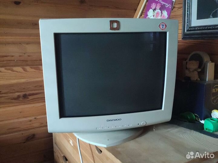 Монитор daewoo 721B