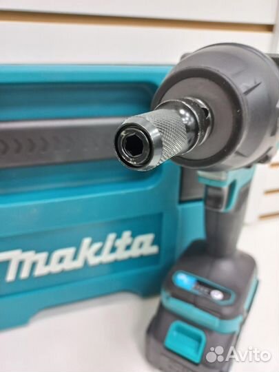 Гайковерт аккумуляторный makita 800Nm