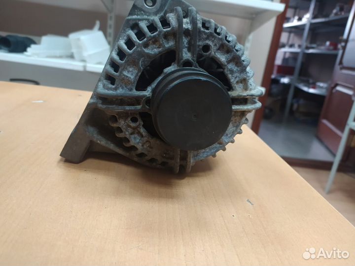 Генератор Volvo S60 S80 XC70 XC90 S40 8676498