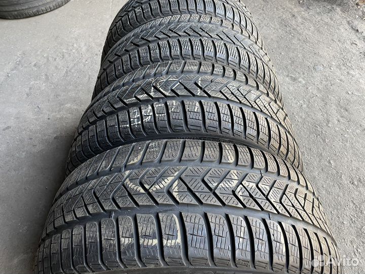 Pirelli Winter Sottozero 3 235/40 R18