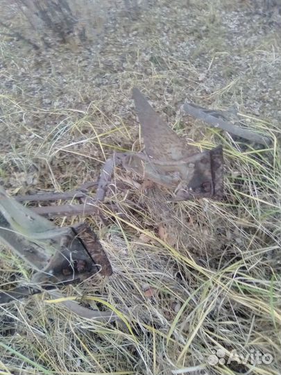 Антикварный конный двух лемехной плуг