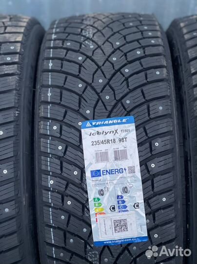 Triangle IcelynX TI501 235/45 R18 98T