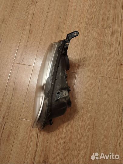 Фара Тойота Ипсум 10-15 правая, оригинал