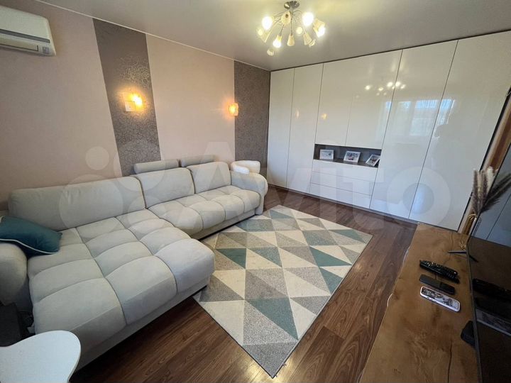 2-к. квартира, 51 м², 8/10 эт.