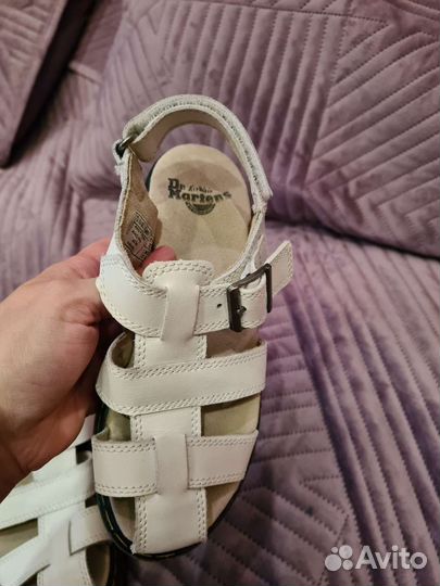Сандали для мальчика новые dr.martens