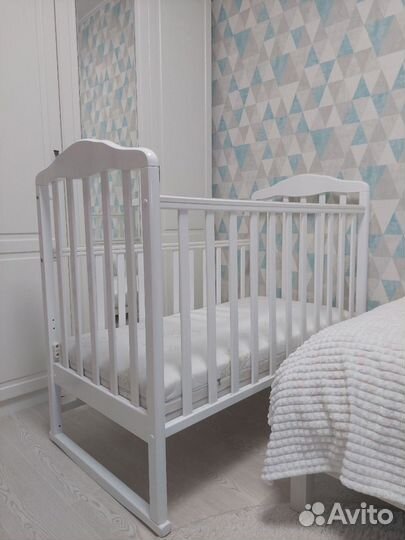 Кроватка детская с матрасом