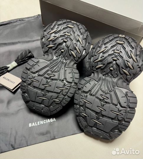 Balenciaga 10 Xl black