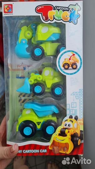 Набор из трёх инерционных машинок