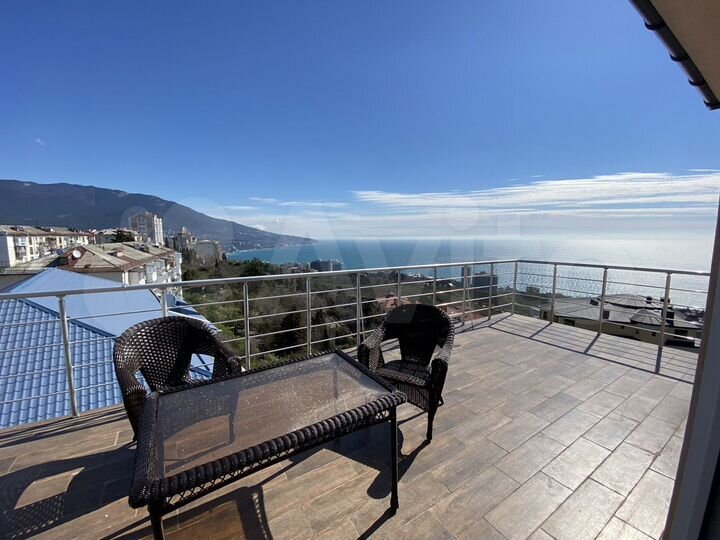 2-к. квартира, 80 м², 8/8 эт.