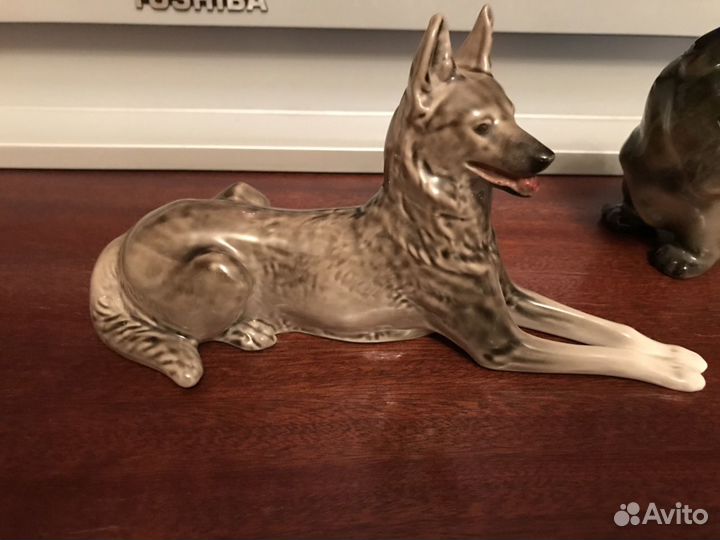 Статуэтка собака