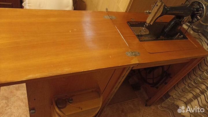 Швейная машина Подольск ножная