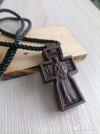 Крестик нательный деревянный