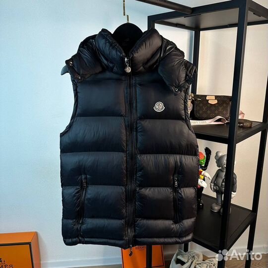 Жилетка moncler bormes матовая