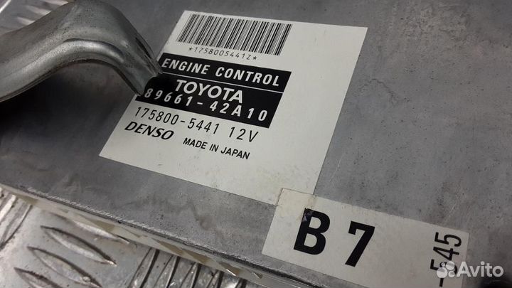 Блок управления двигателем Toyota RAV4