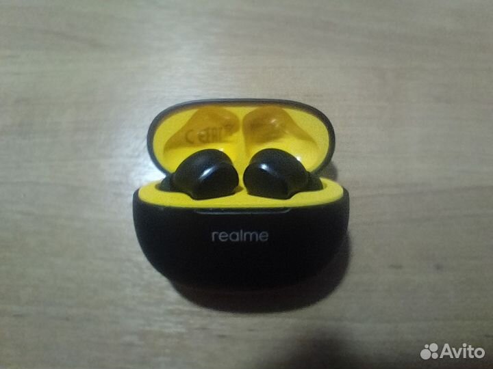Беспроводные наушники бу realme buds T100
