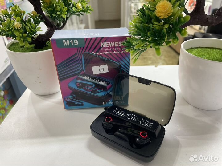 Беспроводные наушники М19 новые
