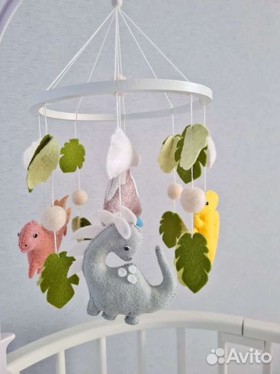 Мобиль на кроватку из фетра