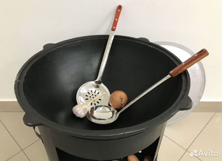 Казан чугунный с крышкой 8 л До 12 человек