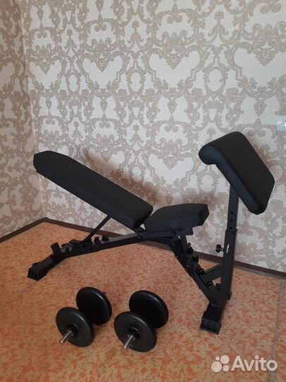 Скамья с партой Скотта и гантели