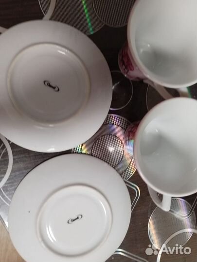 Набор чашек с блюдцами