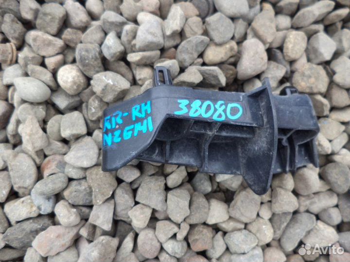 Крепление бампера заднее правое Toyota Corolla