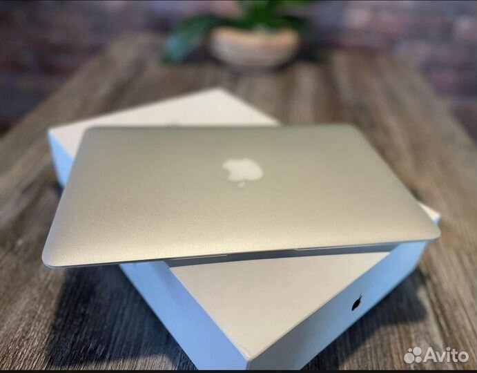 Apple MacBook Pro 11