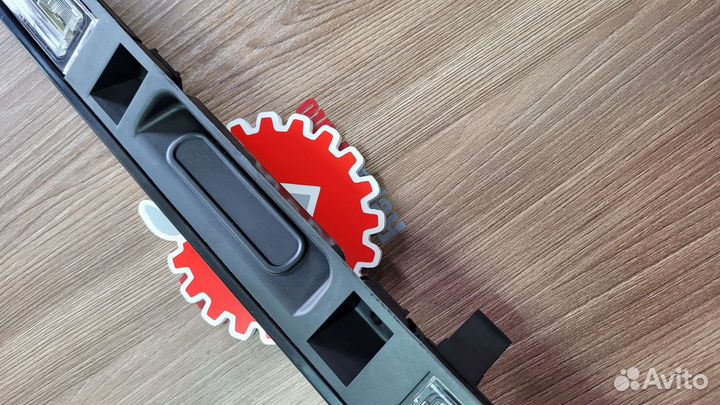 Кнопка открытия багажника е53