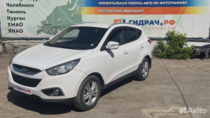 Обшивка стойки передней правой нижняя Hyundai ix35