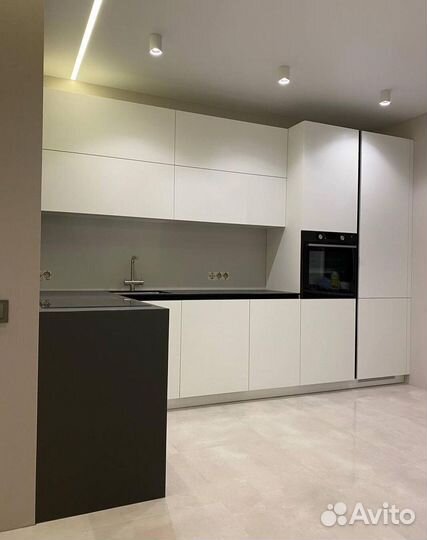 Современный кухонный гарнитур