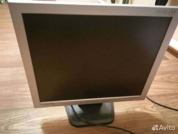 Монитор Samsung