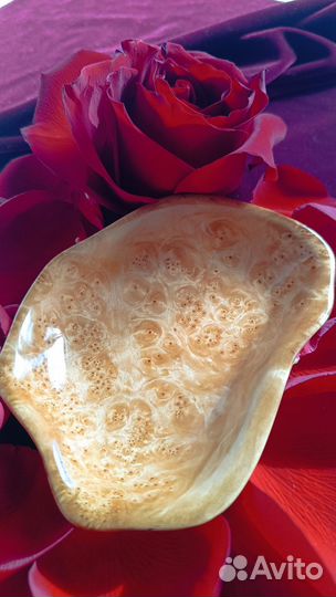 Блюдце из капа березы