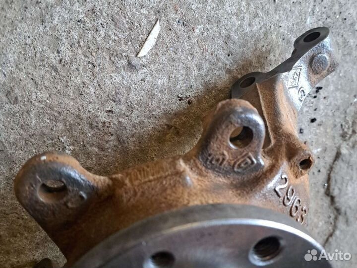 Поворотный кулак renault logan 1