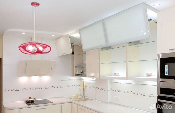 Кухонный гарнитур в стиле хай тек