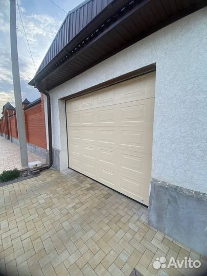 Секционные ворота