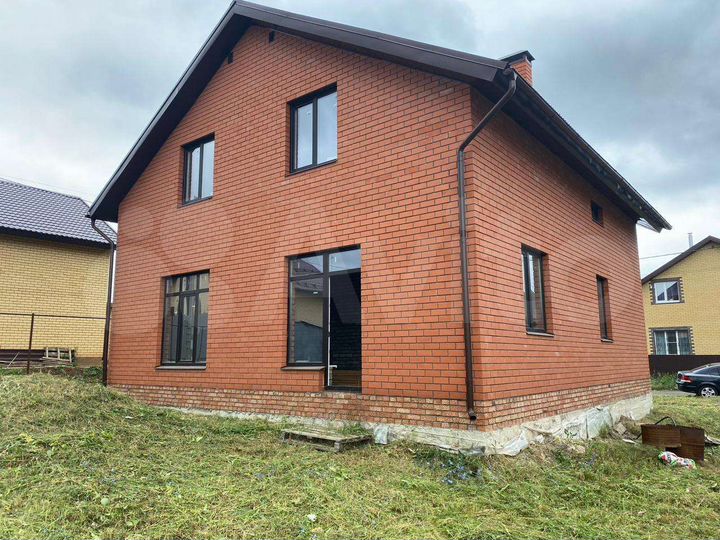 Коттедж 185 м² на участке 6,5 сот.