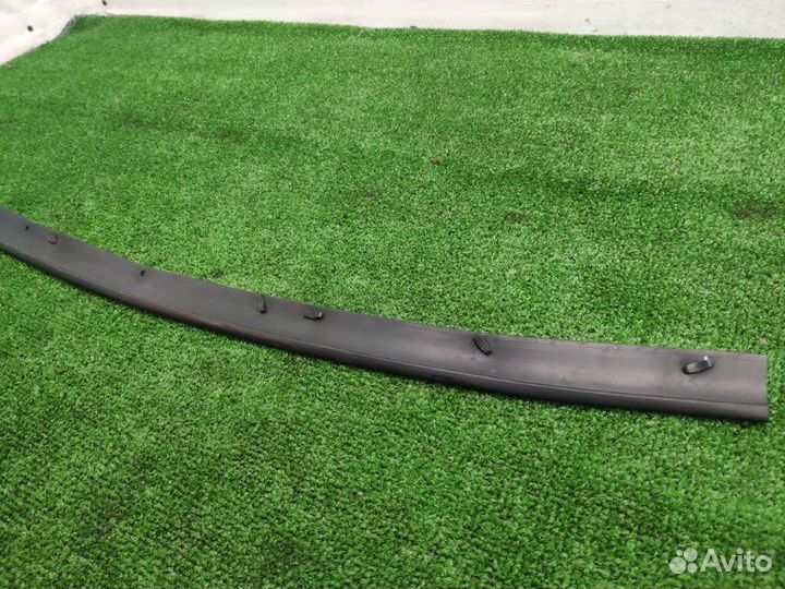 Уплотнитель капота Kia Cerato TD G4FC 2009